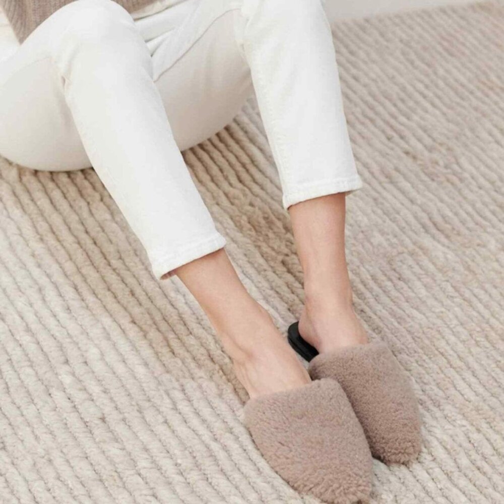 BRAND NEW! JENNI KAYNE | Shearling Mules | Taupe | Size 8 (38)